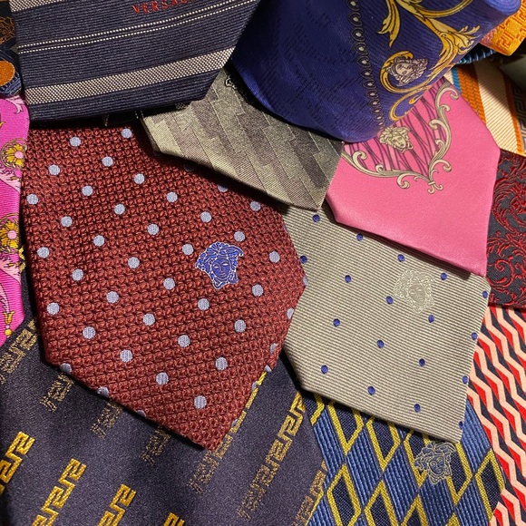 Vintage Versace Ties bundle for your pleasure. - Picture 4 of 5